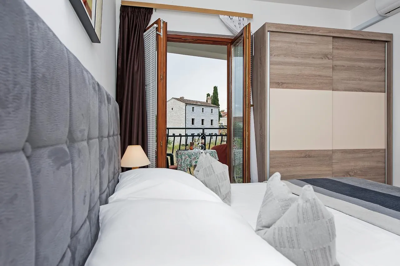 Ladonja Bb Rooms, Family Run Bed & Breakfast  Rovinjsko Selo